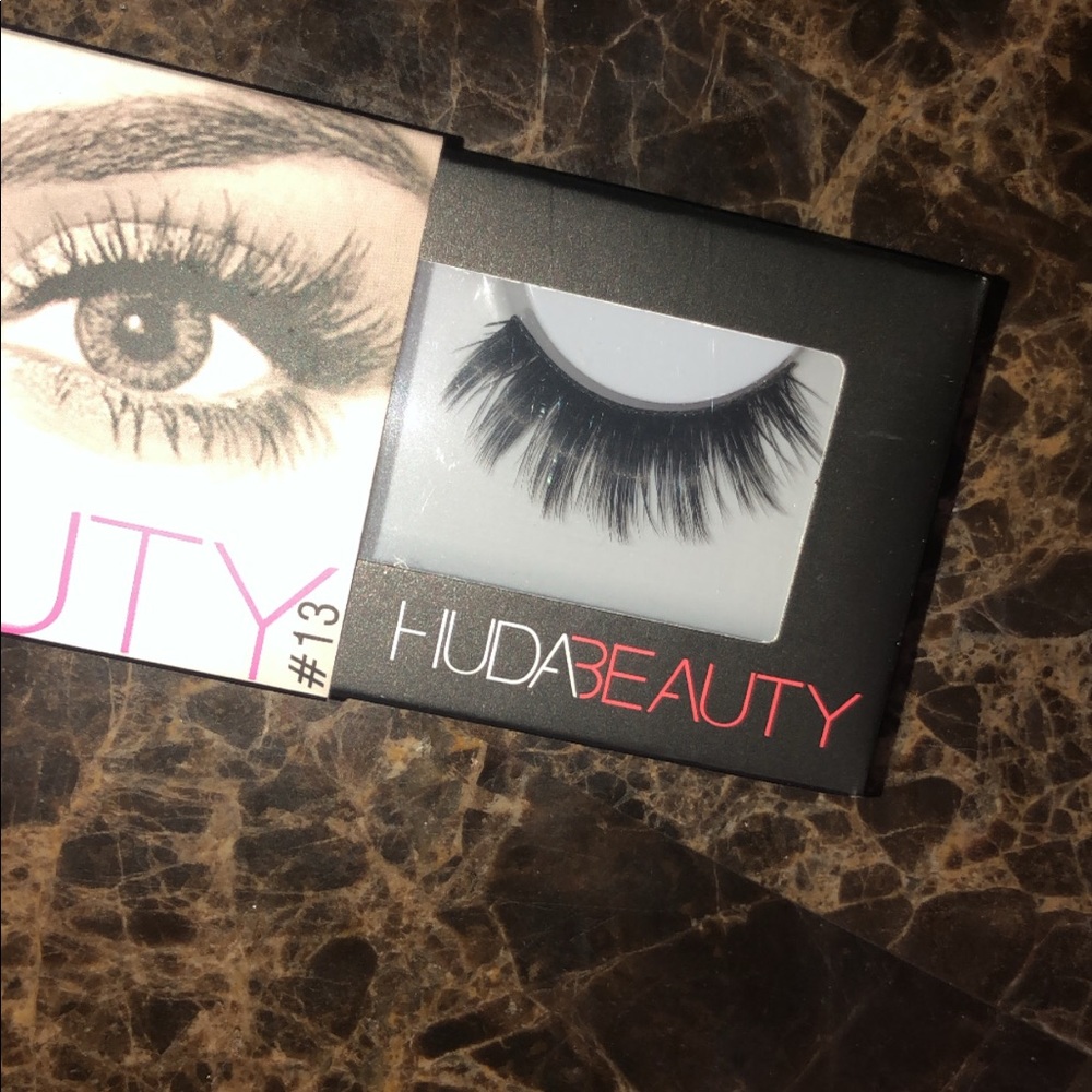 Huda Beauty Eyelashes jade #13